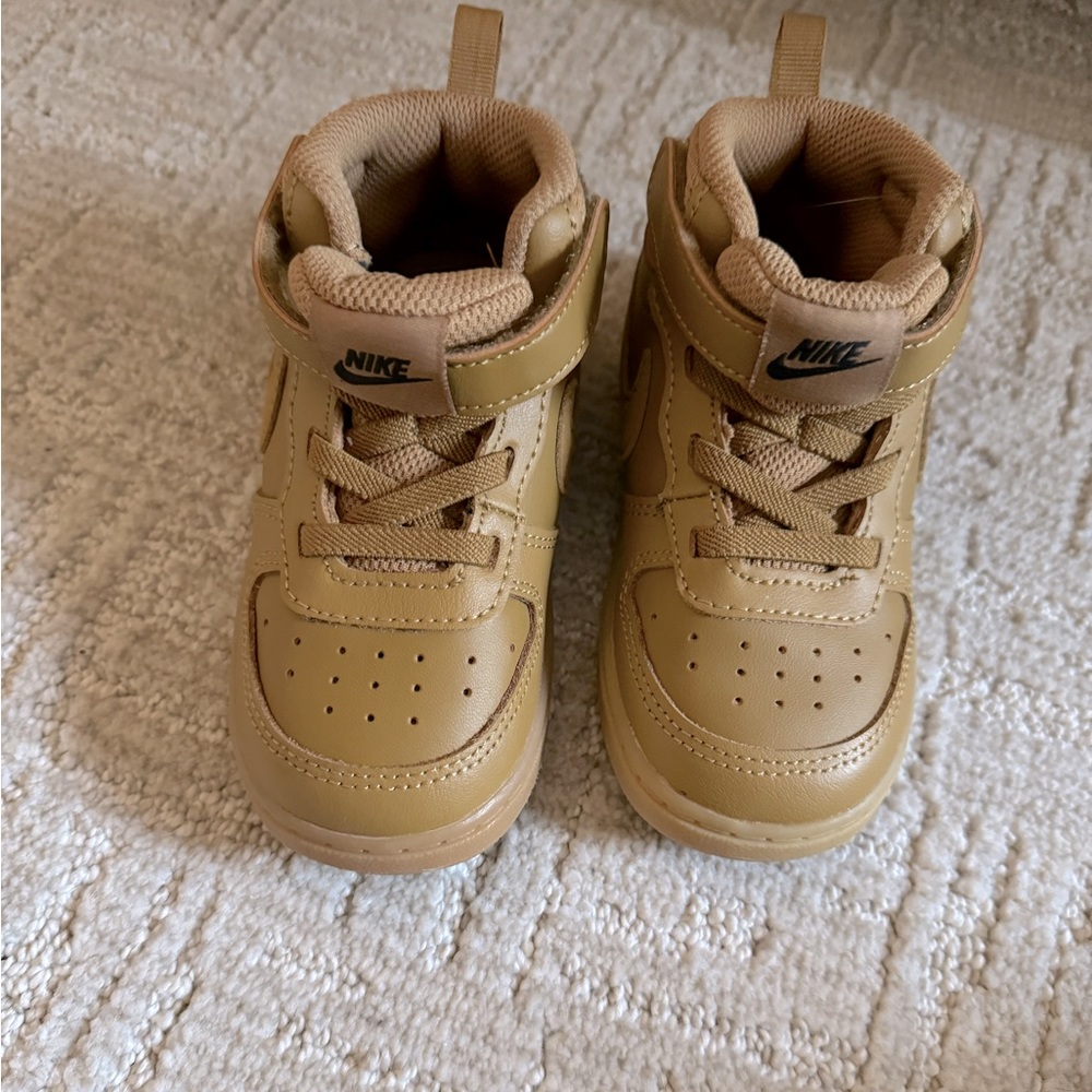 NIKE COURT BOROUGH MID2